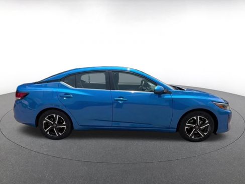 Used 2025 Nissan Sentra SV FWD image 16
