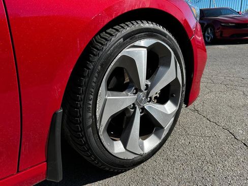 Used 2018 Honda Accord Touring image 9