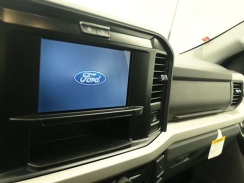 New 2026 Ford F250 XLT w/ FX4 Off-Road Package AWD/4WD image 16
