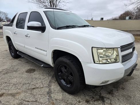 Used 2007 Chevrolet Avalanche LT w/ LT Preferred Equipment Group RWD image 3