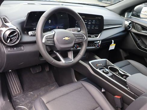 New 2027 Chevrolet Equinox LT w/ Convenience Package II FWD image 6