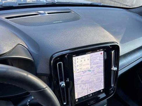 Used 2023 Volvo C40 P8 Recharge Ultimate w/ Protection Package Premier image 3