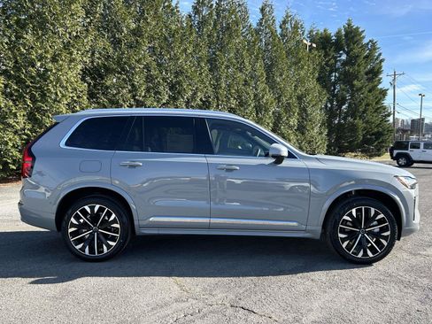 New 2026 Volvo XC90 B5 Plus image 2
