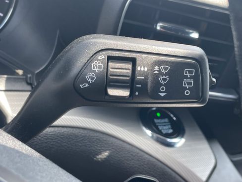 Used 2020 Ford Explorer XLT w/ Equipment Group 202A AWD/4WD image 18