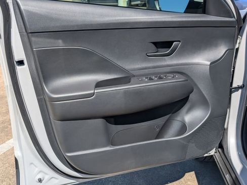 New 2026 Hyundai Kona SE FWD image 10