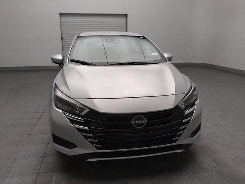 Used 2025 Nissan Versa SV FWD image 14