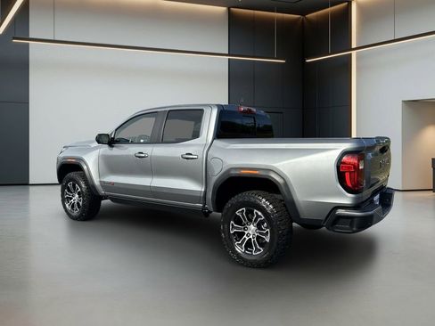 Used 2024 GMC Canyon AT4 w/ AT4 Premium Package AWD/4WD image 3