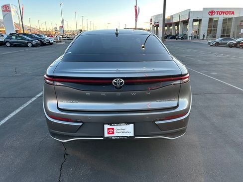 Used 2023 Toyota Crown Platinum image 4