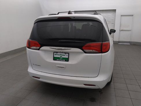 Used 2021 Chrysler Voyager Lxi FWD image 7