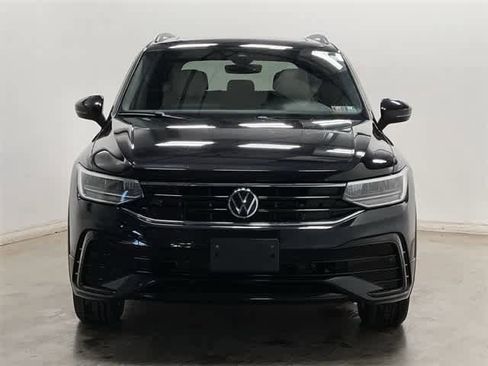 Certified 2022 Volkswagen Tiguan SE R-Line image 30