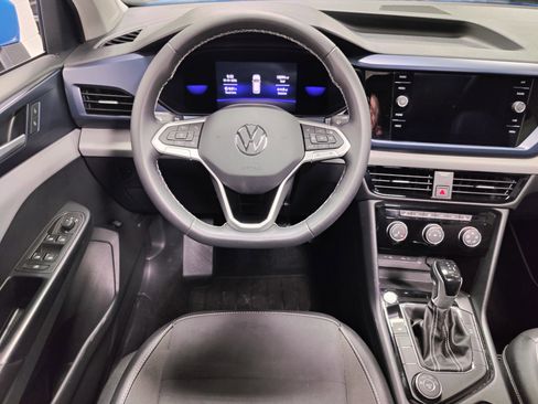 Certified 2023 Volkswagen Taos SE w/ Panoramic Sunroof Package image 18