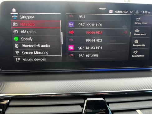 Used 2022 BMW M5 image 30