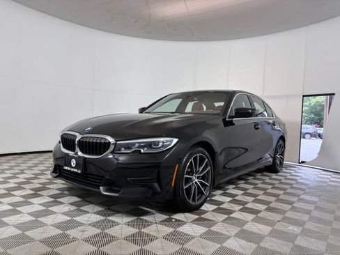 Used 2019 BMW 330i xDrive Sedan w/ Convenience Package AWD/4WD image 3