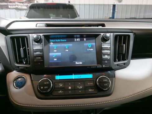 Used 2018 Toyota RAV4 Limited image 20