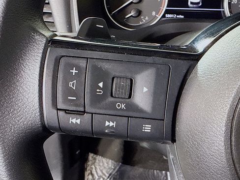 Used 2023 Nissan Rogue SV image 14