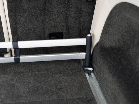 Used 2017 Bentley Bentayga image 49