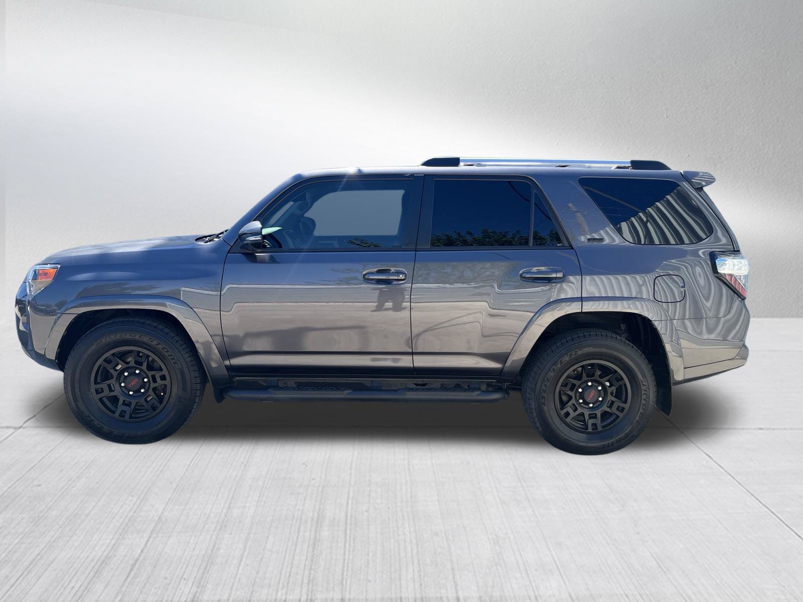 Used 2022 Toyota 4Runner SR5 Premium w/ Moonroof Package RWD image 4