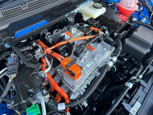 New 2026 Cadillac Optiq Luxury 1 image 30