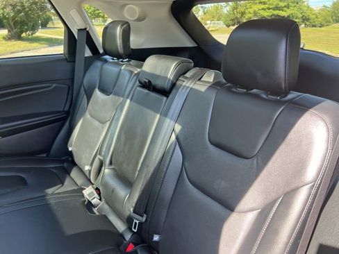 Used 2022 Ford Edge Titanium image 24
