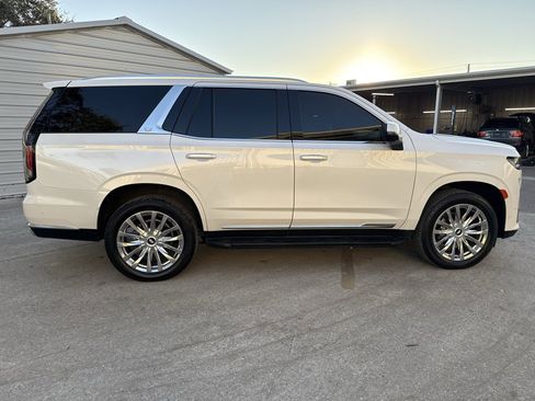 Used 2022 Cadillac Escalade Premium Luxury image 6