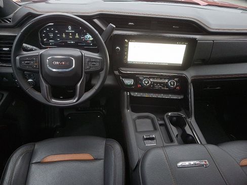 Used 2024 GMC Sierra 2500 AT4 w/ AT4 Premium Plus Package image 11