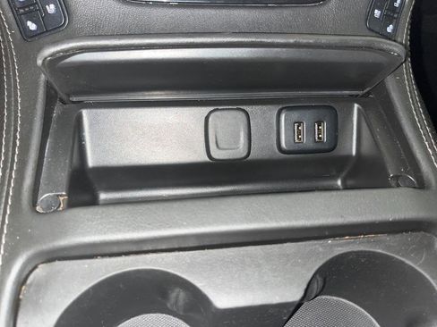 Used 2020 GMC Yukon XL Denali image 15