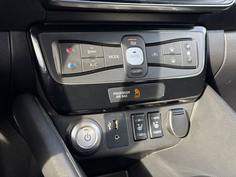 Used 2018 Nissan Leaf SL w/ SL Technology Package image 26