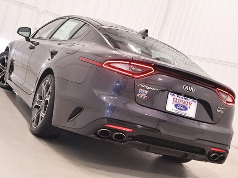 Used 2018 Kia Stinger GT1 AWD/4WD image 38