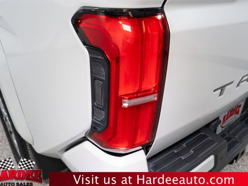 Used 2024 Toyota Tacoma Limited w/ Limited Package (LT) image 9