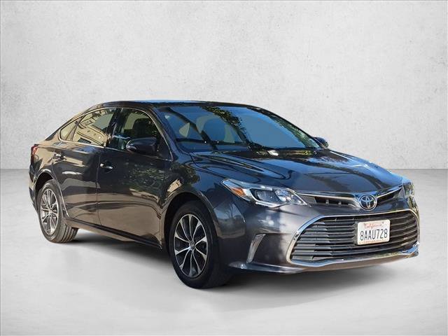 Used 2018 Toyota Avalon XLE FWD image 3