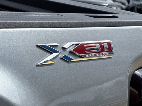 New 2026 GMC Sierra 2500 SLT w/ SLT Premium Package AWD/4WD image 15
