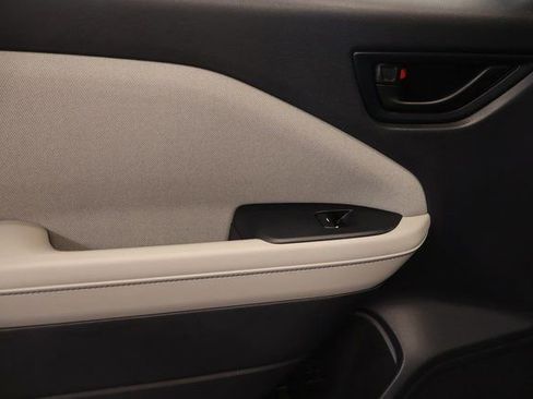Certified 2025 Subaru Forester AWD/4WD image 27