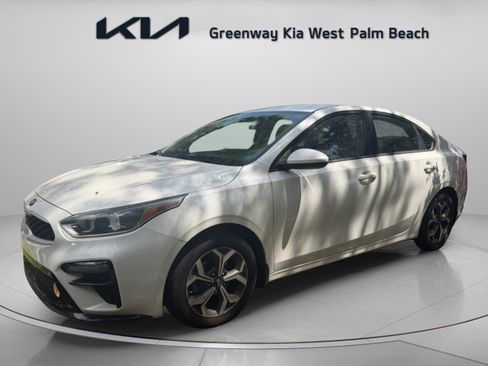 Used 2021 Kia Forte LXS FWD image 3
