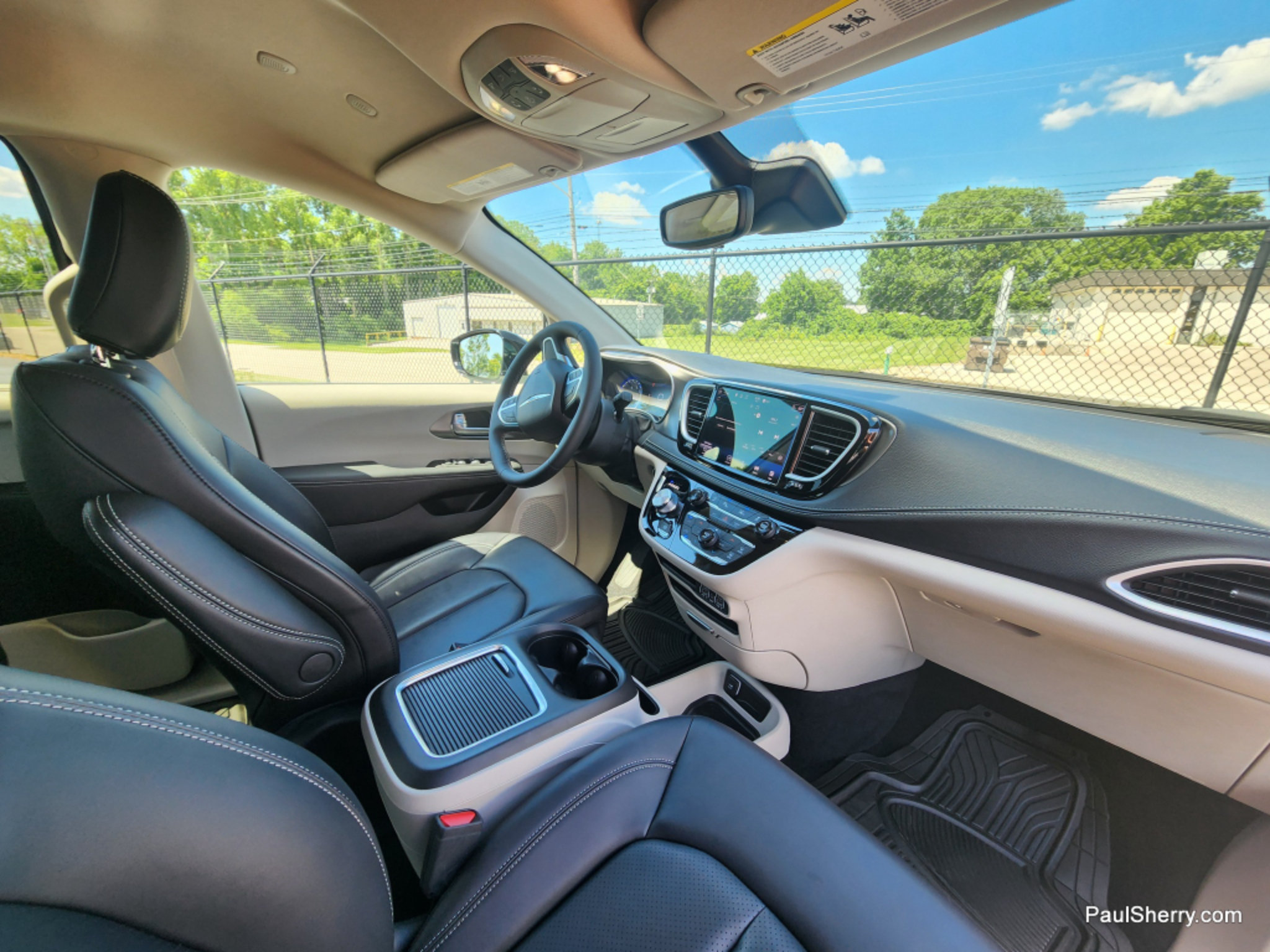 Used 2024 Chrysler Pacifica Touring-L FWD image 51