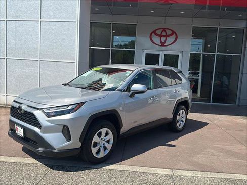 Certified 2025 Toyota RAV4 LE AWD/4WD image 4