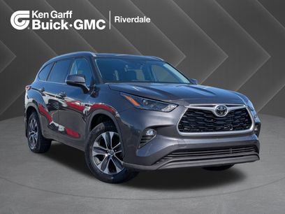 Used 2022 Toyota Highlander XLE