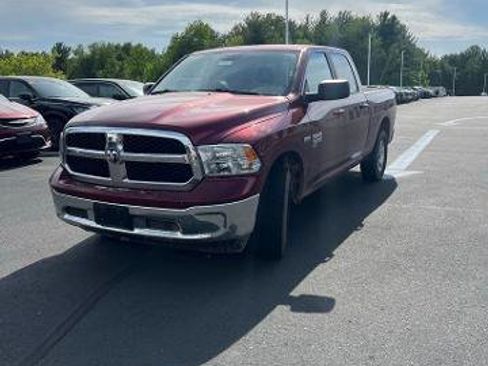 Used 2021 RAM 1500 Classic SLT AWD/4WD image 3