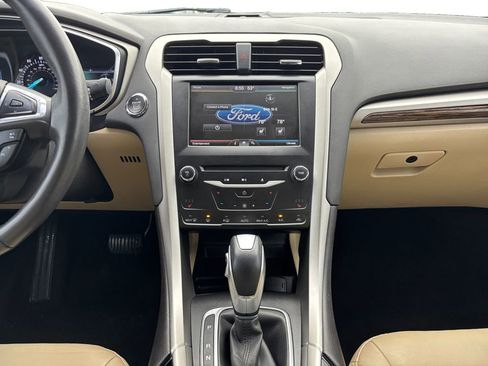 Used 2014 Ford Fusion SE w/ Equipment Group 202A image 12