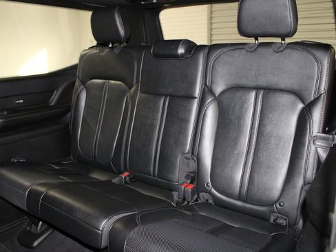 Used 2024 Jeep Wagoneer Series II image 21