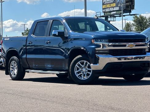 Used 2022 Chevrolet Silverado 1500 LT w/ Max Trailering Package AWD/4WD image 2