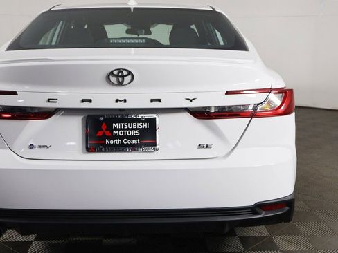 Used 2025 Toyota Camry SE image 14