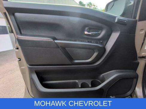 Used 2021 Nissan Titan PRO-4X w/ Pro-4x Convenience Package AWD/4WD image 23