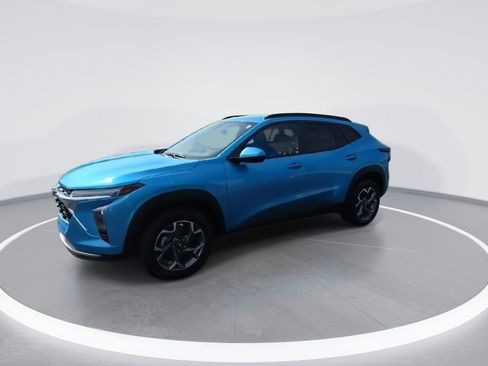 New 2026 Chevrolet Trax LT w/ Driver Confidence Package FWD image 4