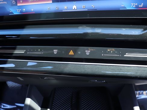 New 2026 BMW 530i w/ Premium Package RWD image 7