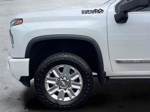 Used 2024 Chevrolet Silverado 2500 High Country AWD/4WD image 41