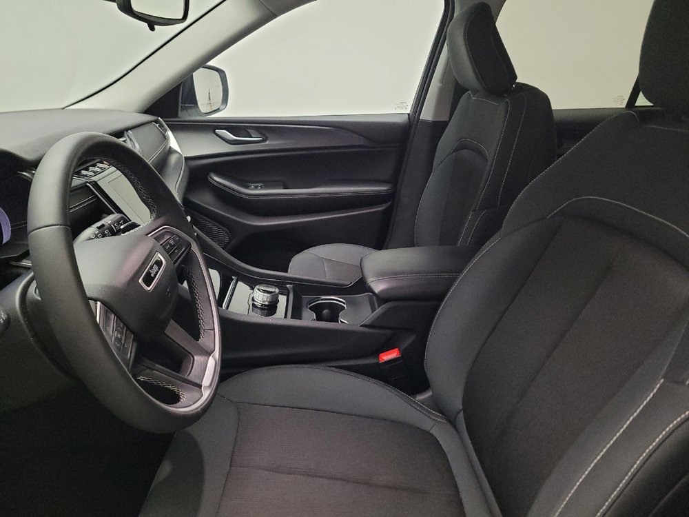 Used 2023 Jeep Grand Cherokee Laredo RWD image 17