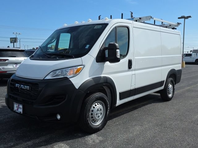 Used 2025 RAM ProMaster 2500 w/ Safety Group FWD image 1