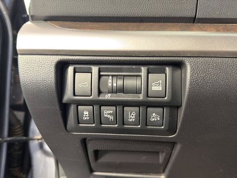 Used 2018 Subaru Outback 2.5i Limited AWD/4WD image 10