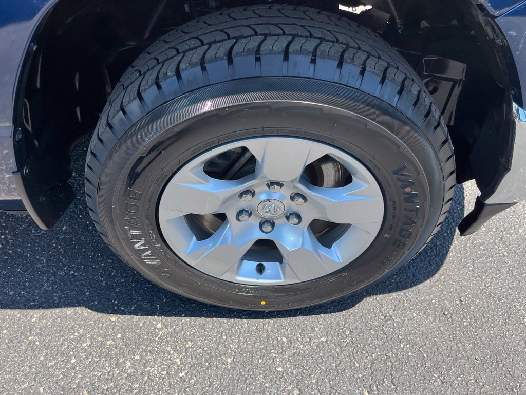 Used 2022 RAM 1500 Big Horn AWD/4WD image 32