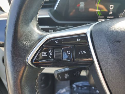 Used 2024 Audi Q8 e-tron Premium Plus w/ Premium Plus Package AWD/4WD image 30